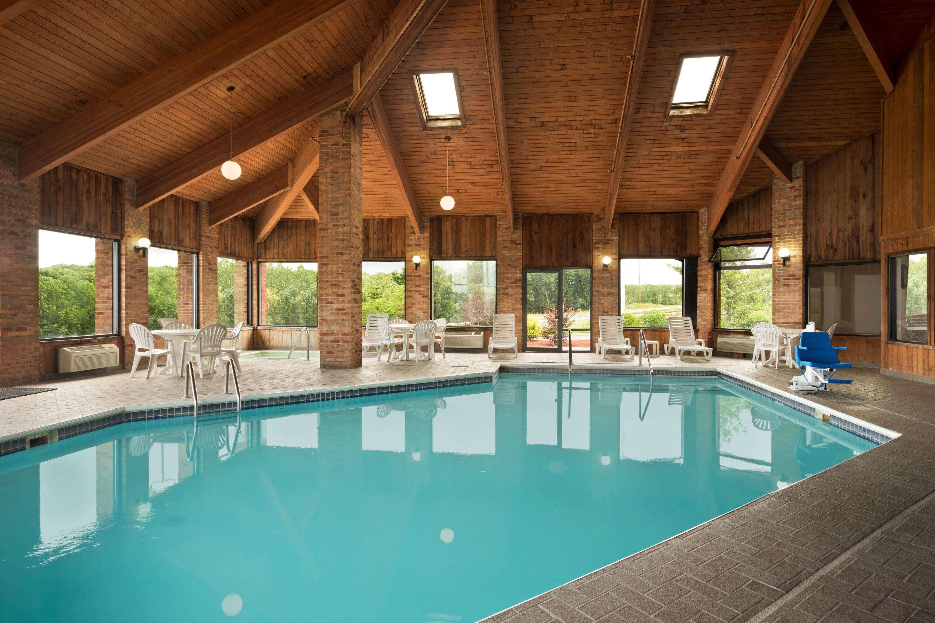 Baymont By Wyndham Warrenton Exterior foto