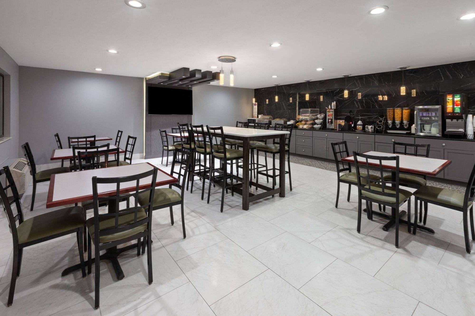 Baymont By Wyndham Warrenton Exterior foto
