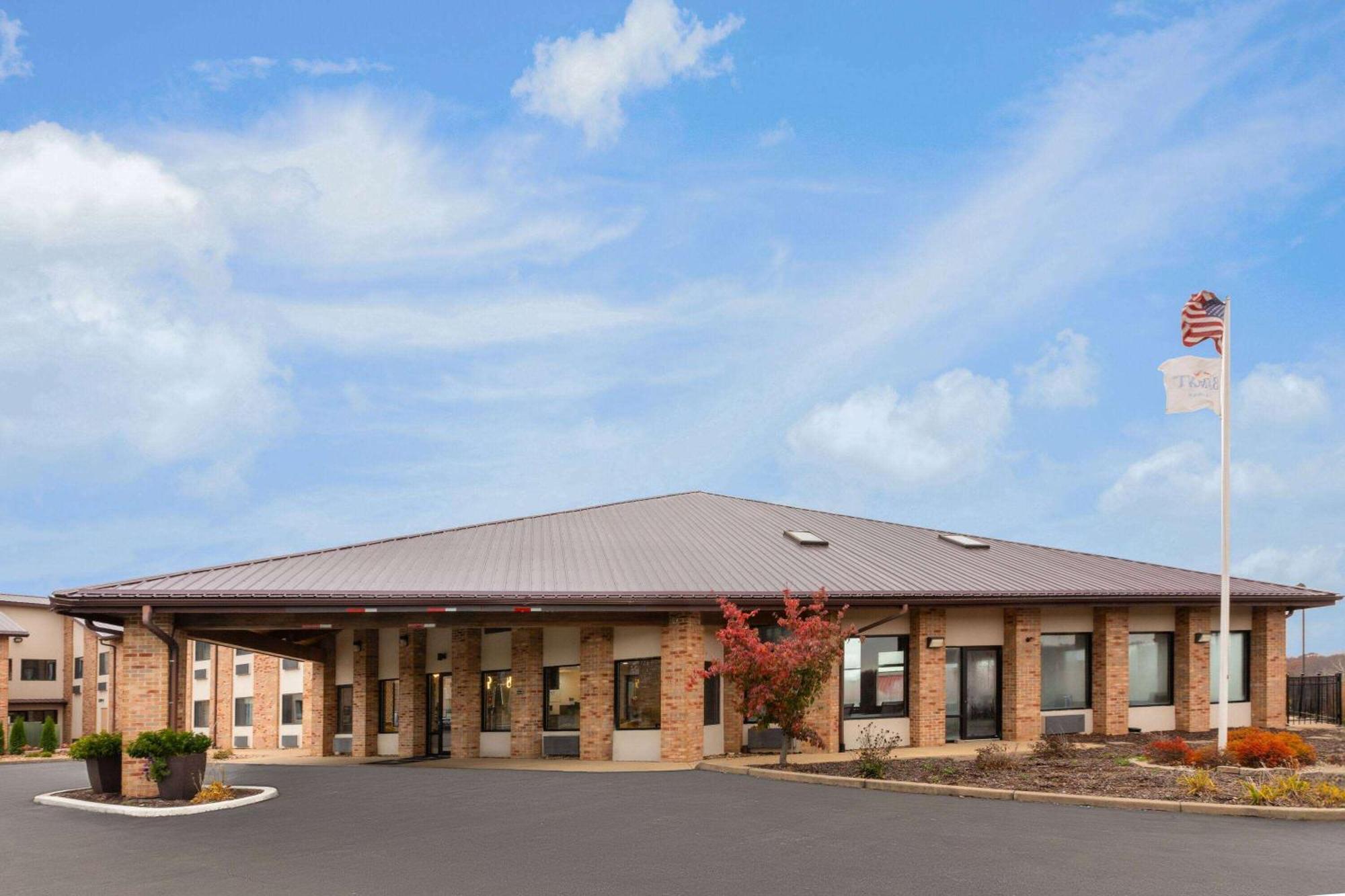 Baymont By Wyndham Warrenton Exterior foto