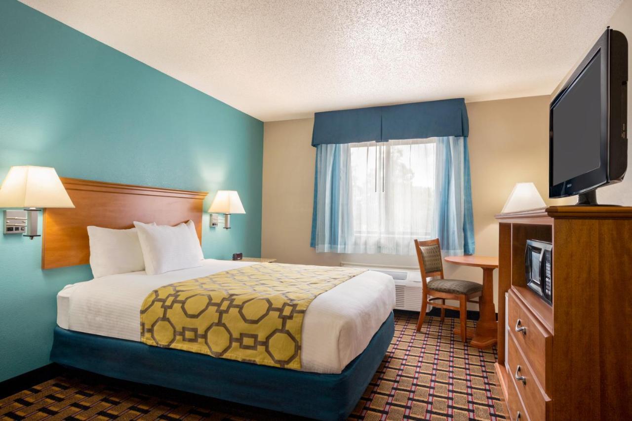 Baymont By Wyndham Warrenton Exterior foto
