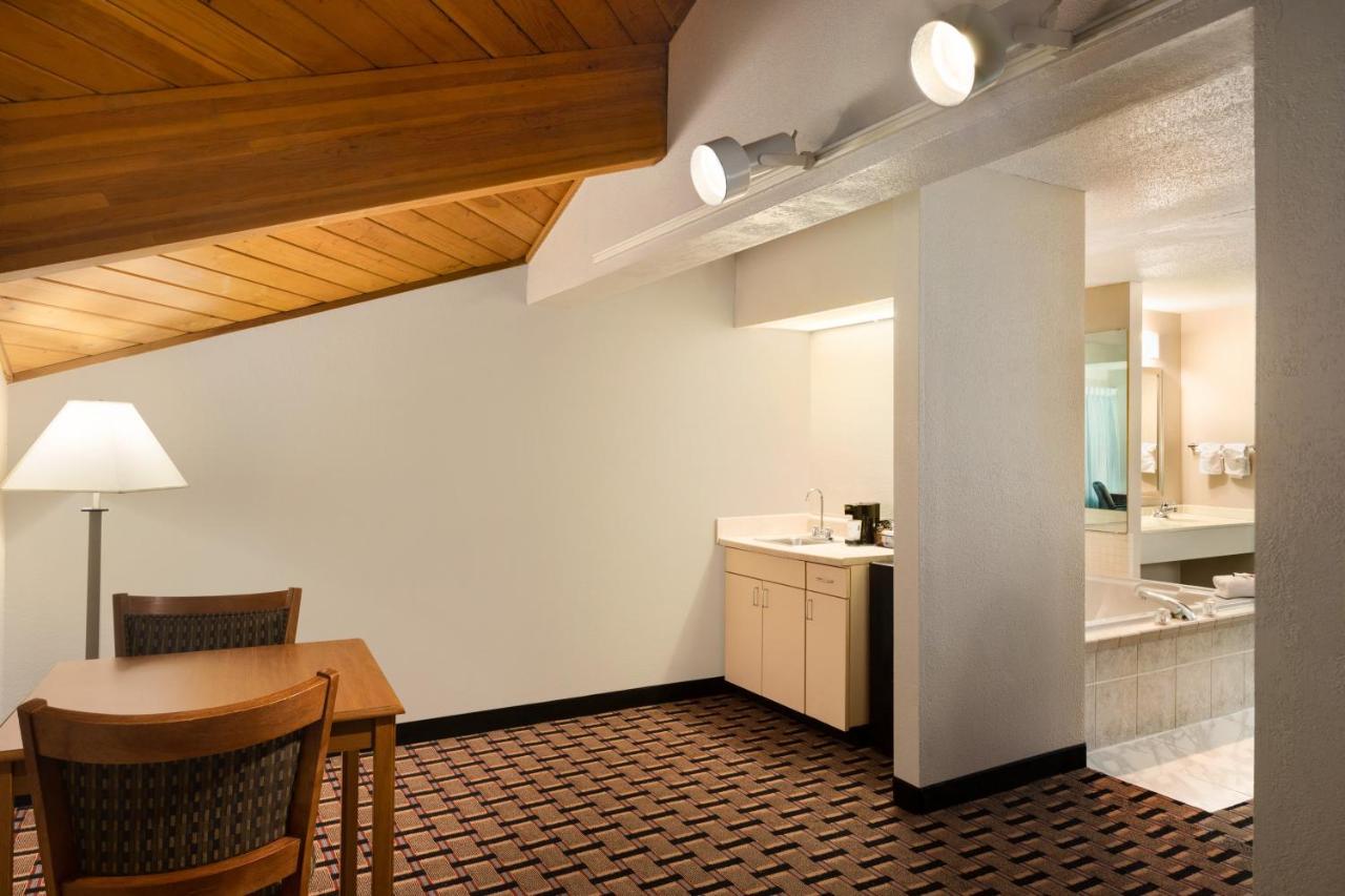Baymont By Wyndham Warrenton Exterior foto