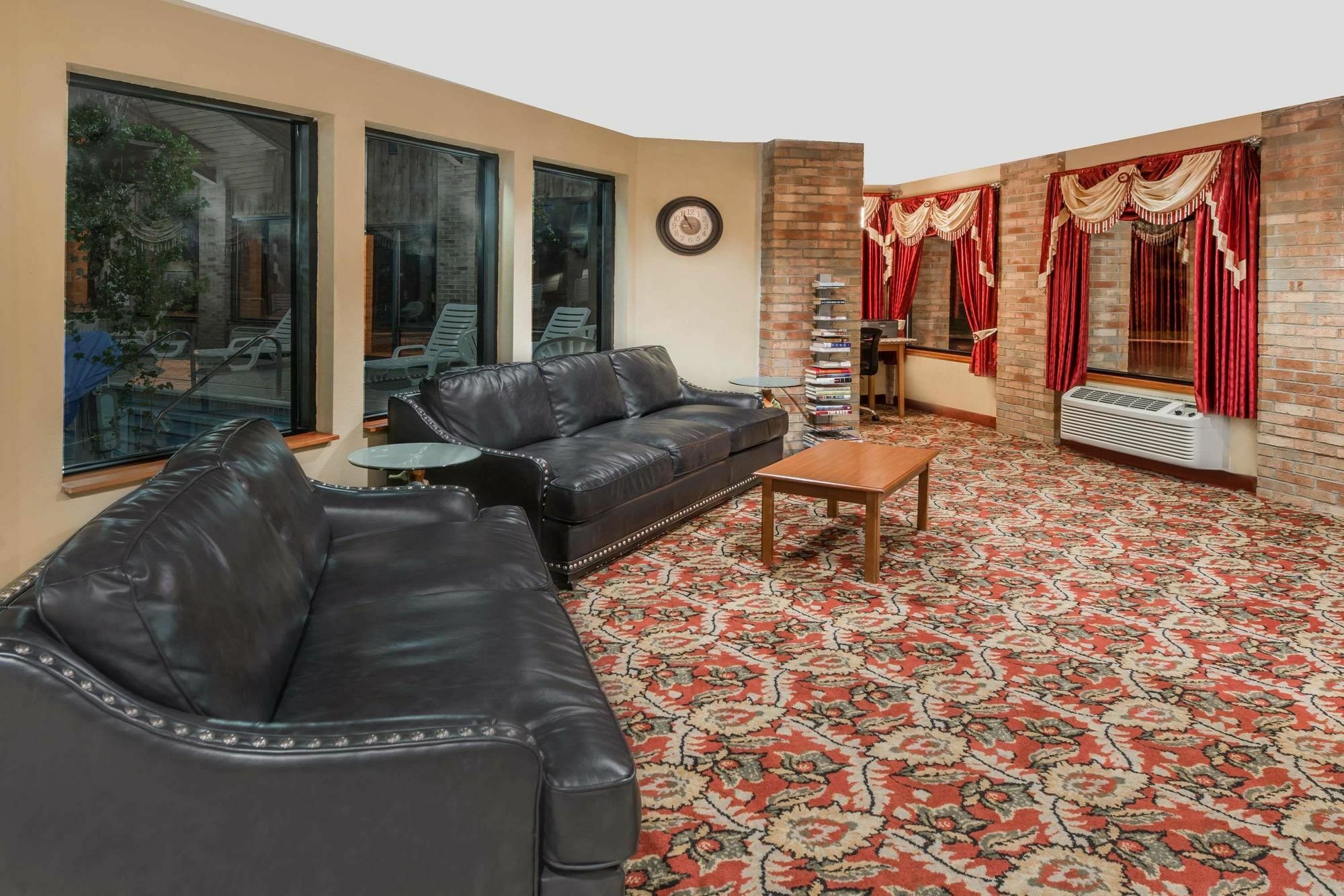 Baymont By Wyndham Warrenton Exterior foto